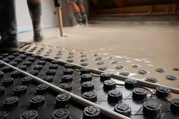 Výhody anhydritových litých potěrů pro podlahové topení